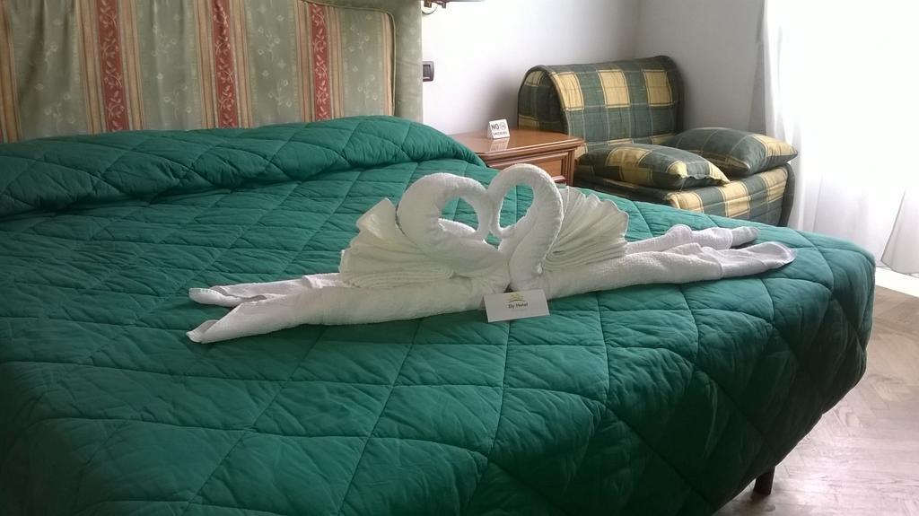 Hotel Ely Viareggio Pokoj fotografie