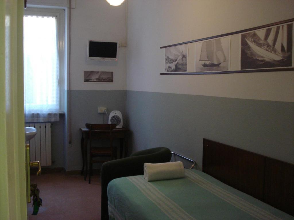 Hotel Ely Viareggio Pokoj fotografie