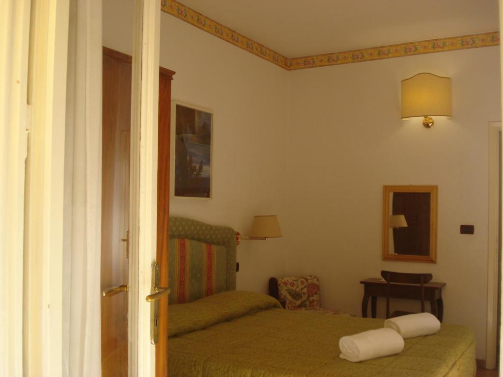 Hotel Ely Viareggio Pokoj fotografie